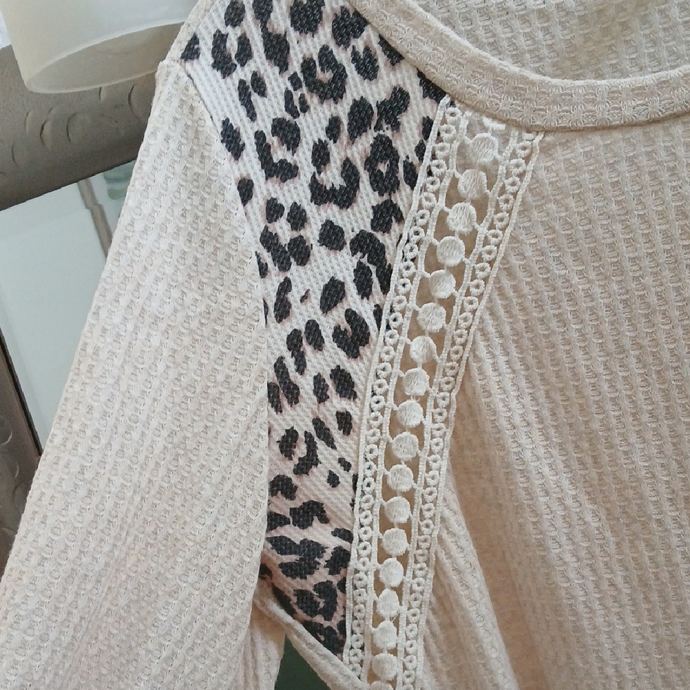 BiBi Beige Sweatshirt with Leopard Print and Lace - Picture 3 of 6
